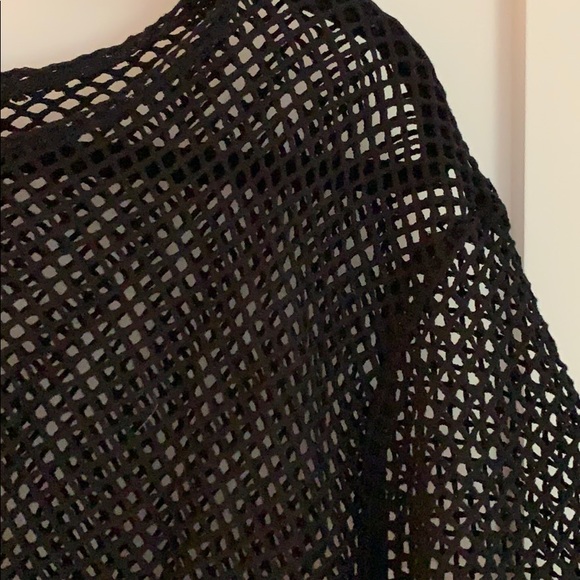 Black mesh crop top - Picture 2 of 2